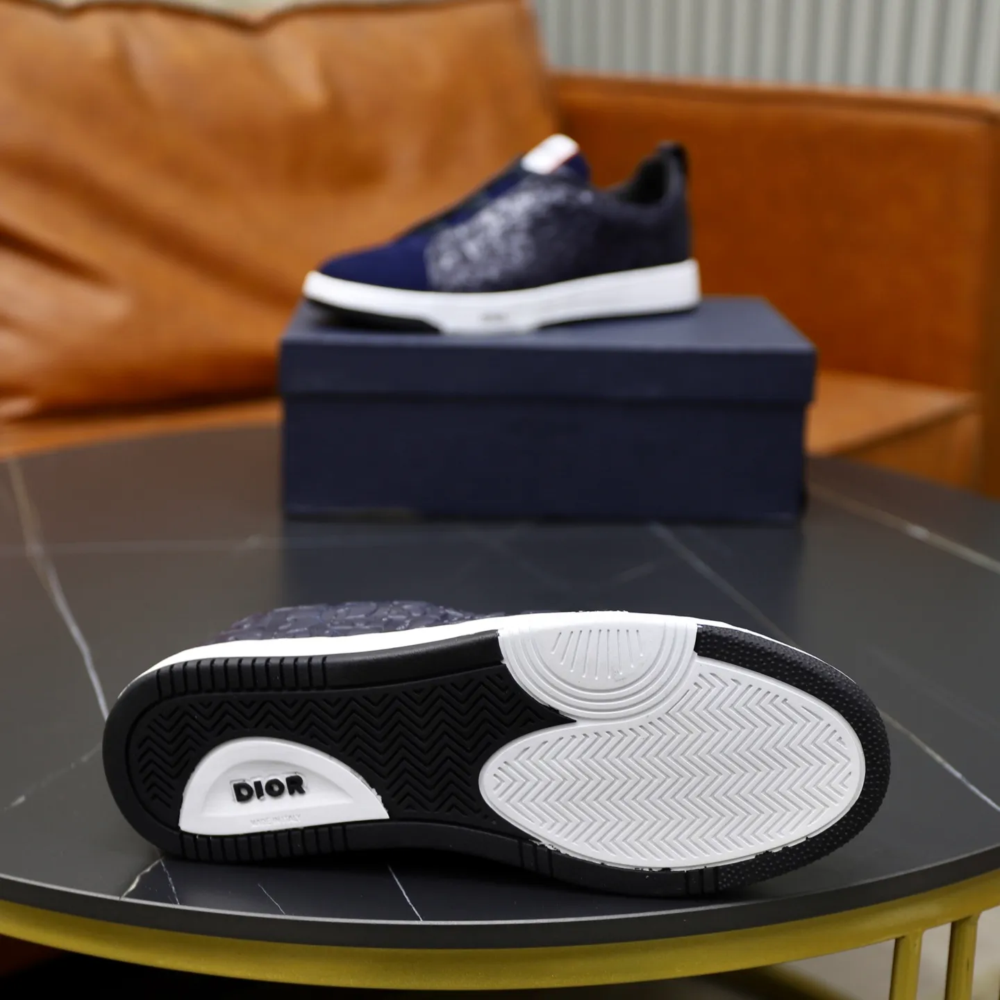 Ex-factory price: 442💰🙅‍♂️🙅‍♂️🙅‍♂️ Brand: Dior DIOR Standard code: 38-44 (45 customized) Grade: Same as the official website Material: Original leather splicing, comfortable and breathable lining, original wear-resistant outsole Style category: Men's fashionable casual shoes, running shoes, noble luxury brand elements, top luxury Color: actual picture color
